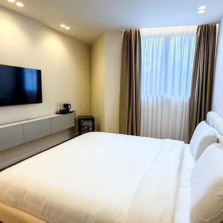 Vater Selected 3* Tirana