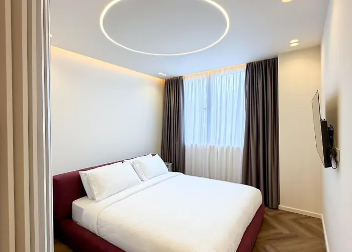 Vater Selected Tirana