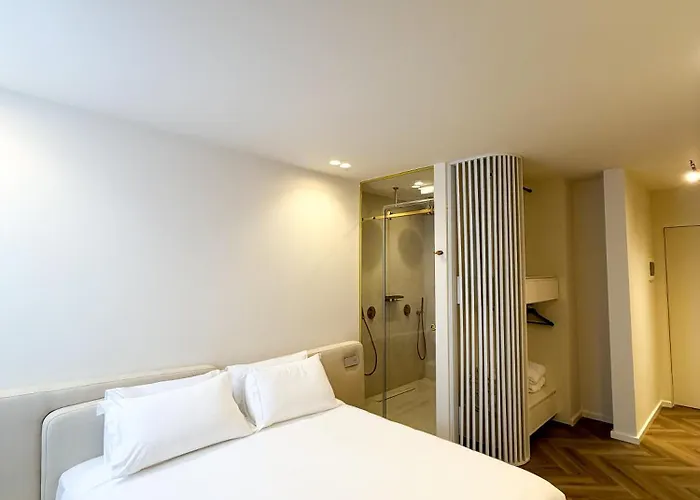 Vater Selected Tirana