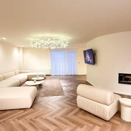 Vater Selected Tirana