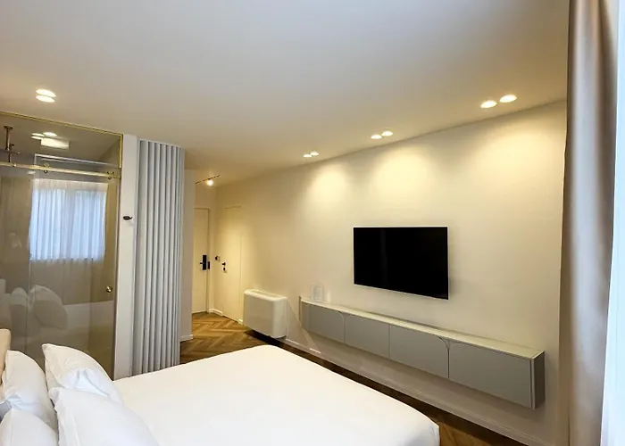 Vater Selected 티라나